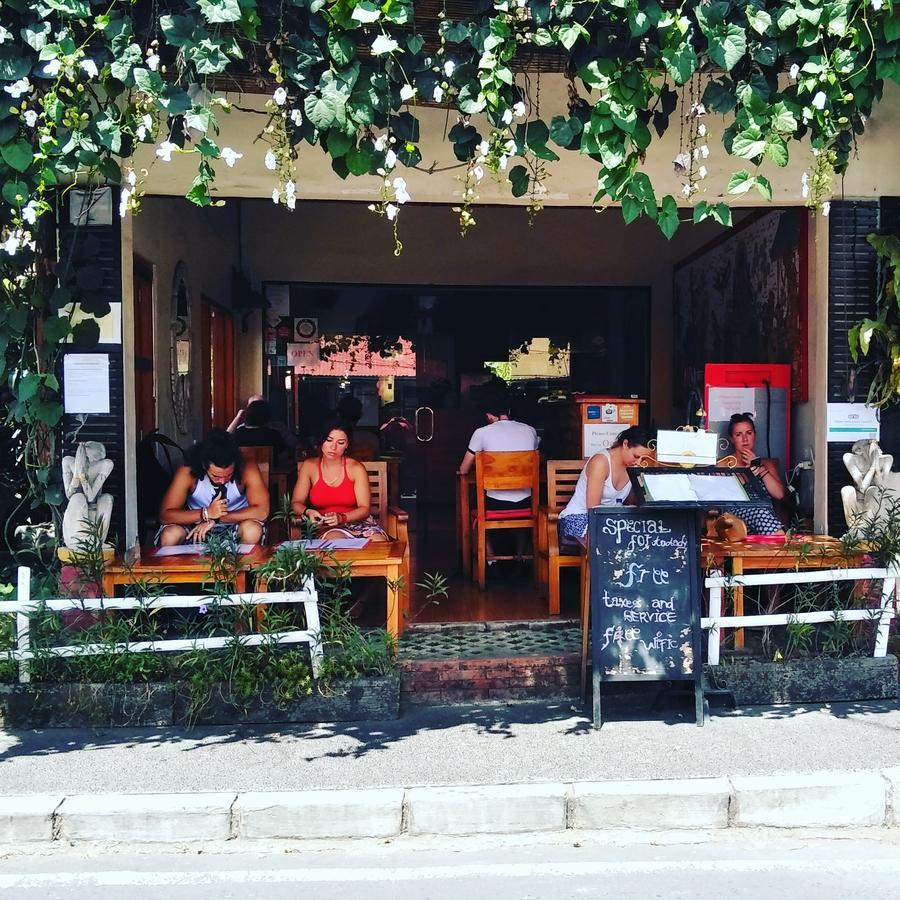 Brata Inn Ubud Buitenkant foto